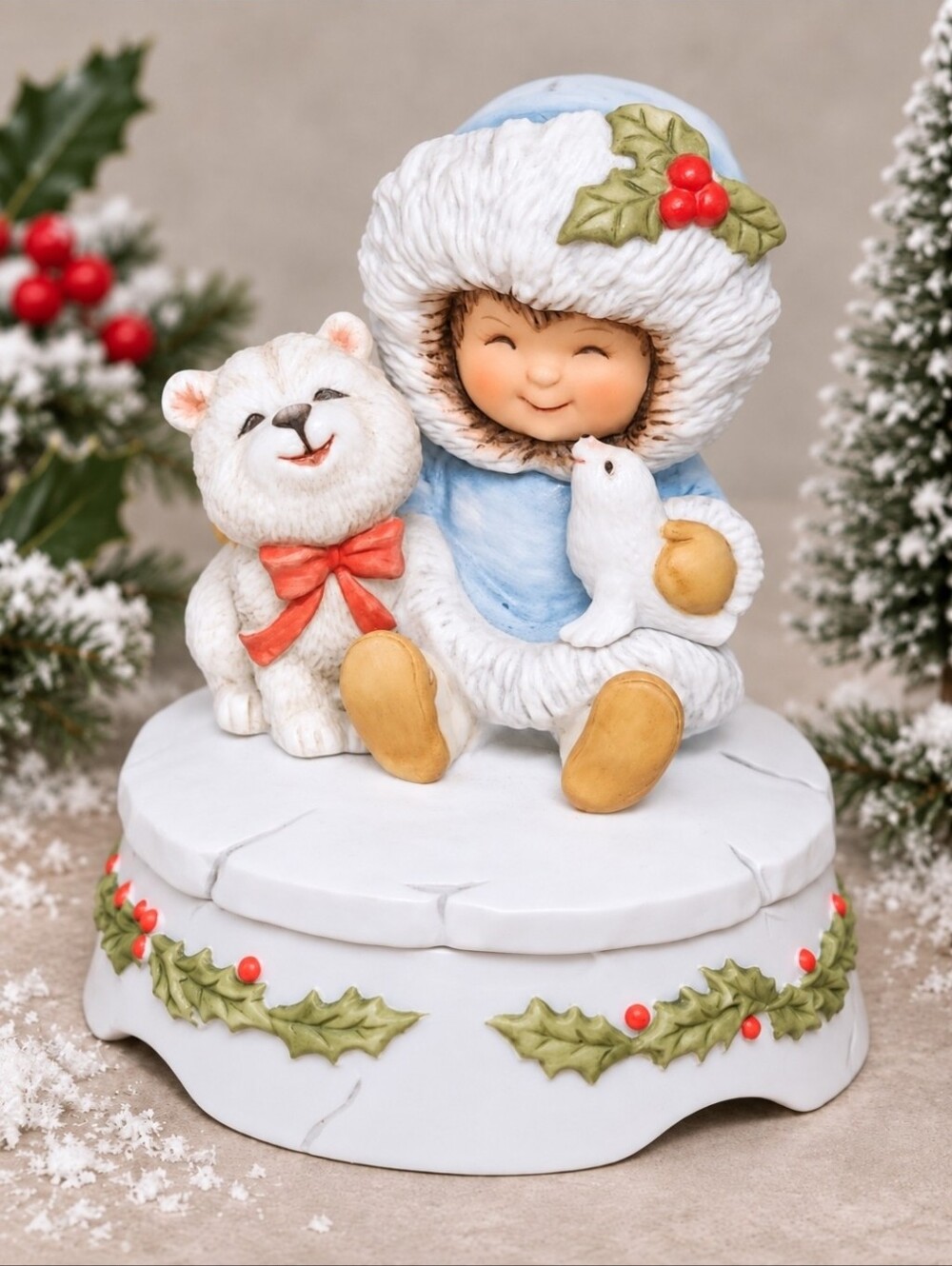 Vintage 1980 Enesco Tisha Music Box Polar Bear Seal Christmas Figurine